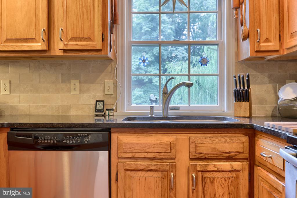 342 Knights Bridge Way Lititz, PA 17543 - Photo 7 of 46 Meticulously Maintained