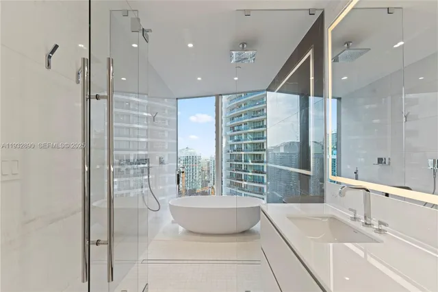 $20,000 | 300 Biscayne Blvd Way, Unit 4007W, Miami, FL 33131