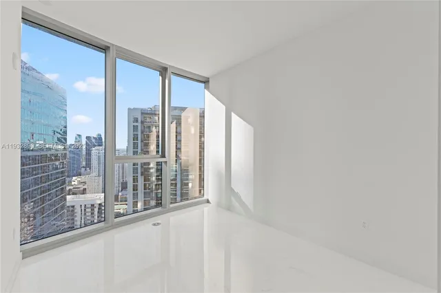 $20,000 | 300 Biscayne Blvd Way, Unit 4007W, Miami, FL 33131