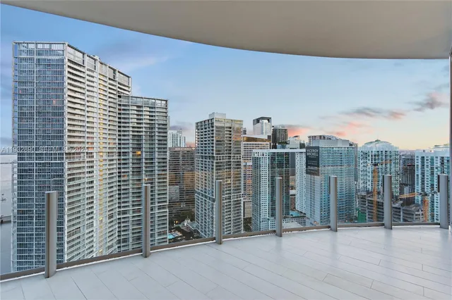 $20,000 | 300 Biscayne Blvd Way, Unit 4007W, Miami, FL 33131