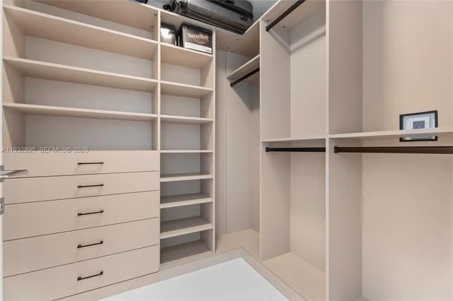 $20,000 | 300 Biscayne Blvd Way, Unit 4007W, Miami, FL 33131