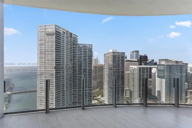 $20,000 | 300 Biscayne Blvd Way, Unit 4007W, Miami, FL 33131