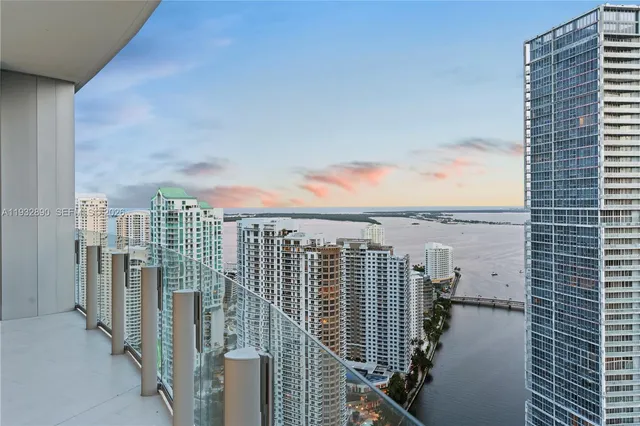 $20,000 | 300 Biscayne Blvd Way, Unit 4007W, Miami, FL 33131