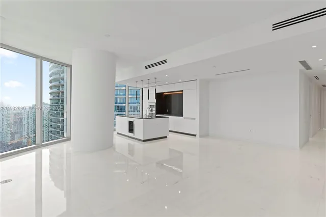 $20,000 | 300 Biscayne Blvd Way, Unit 4007W, Miami, FL 33131