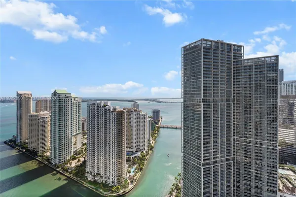 $19,000 | 300 Biscayne Blvd Way, Unit 4007W, Miami, FL 33131