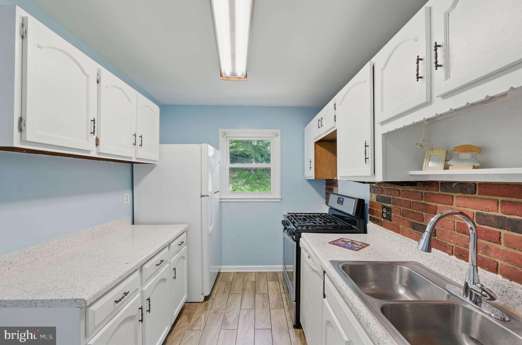 13626 Kingsman Road Woodbridge, VA 22193 - Photo 11 of 39 Gallery Image 11