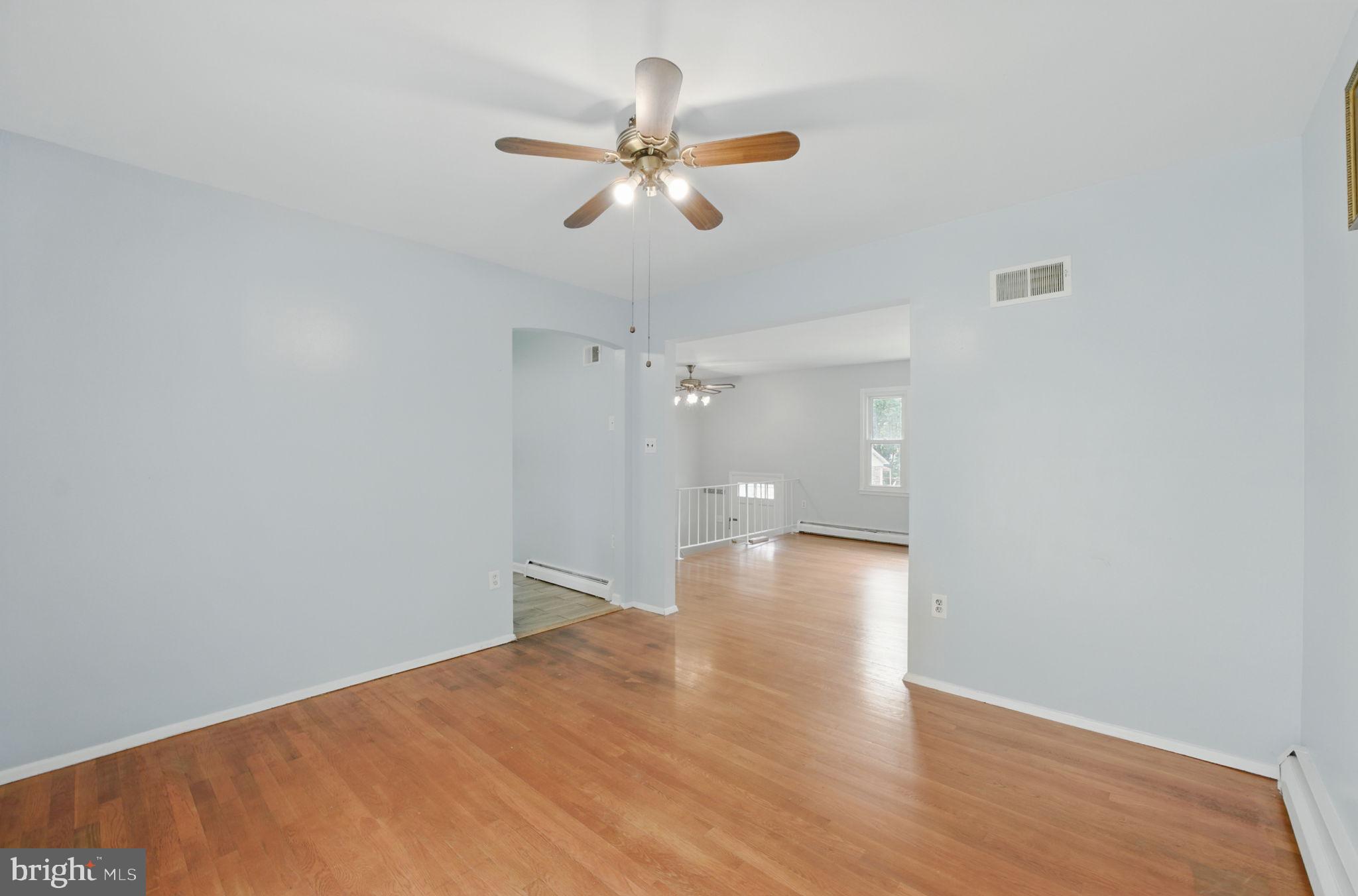 13626 Kingsman Road Woodbridge, VA 22193 - Photo 14 of 39 Upper Level Dining Room