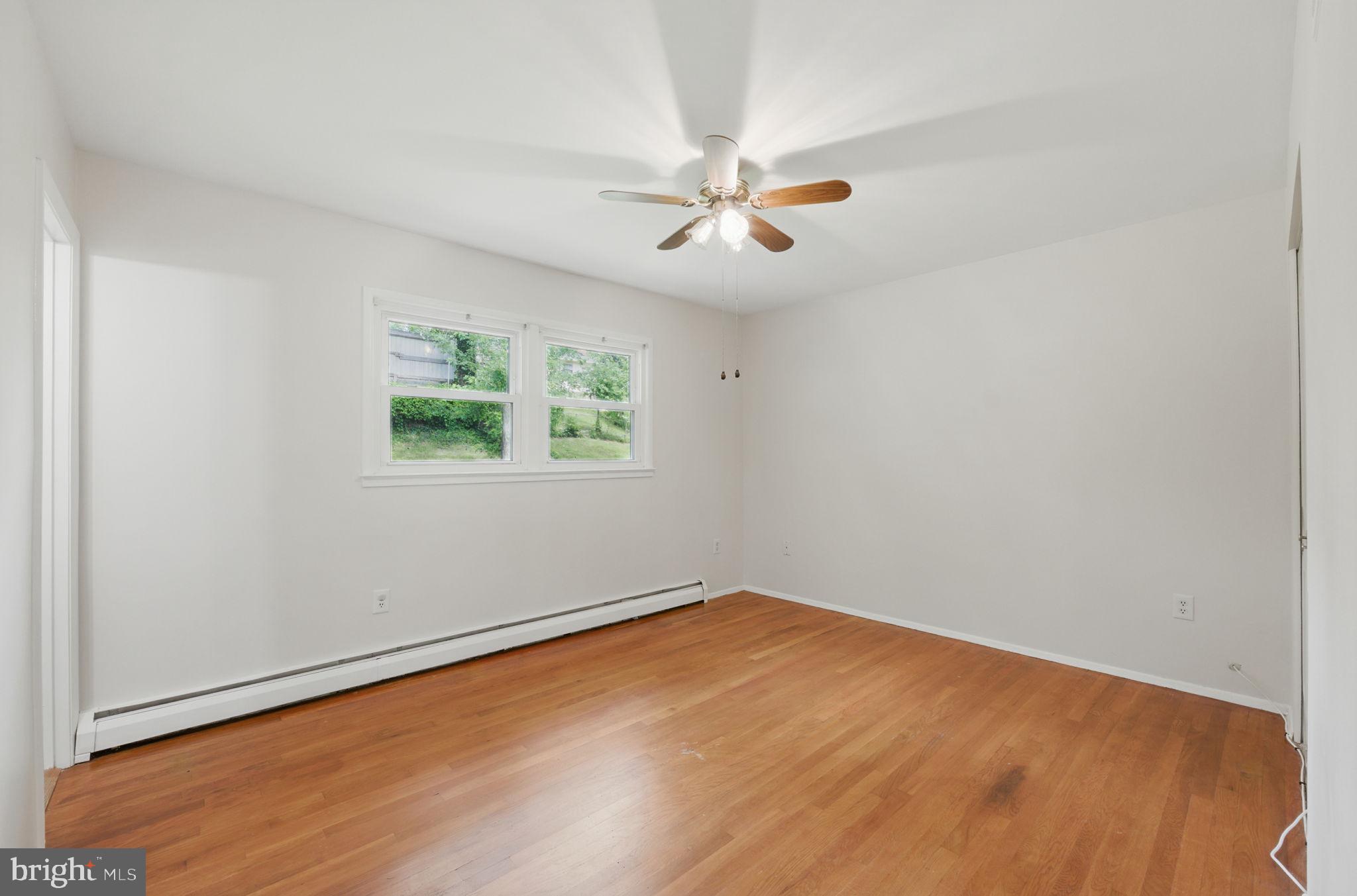 13626 Kingsman Road Woodbridge, VA 22193 - Photo 16 of 39 Upper Level Prim BR