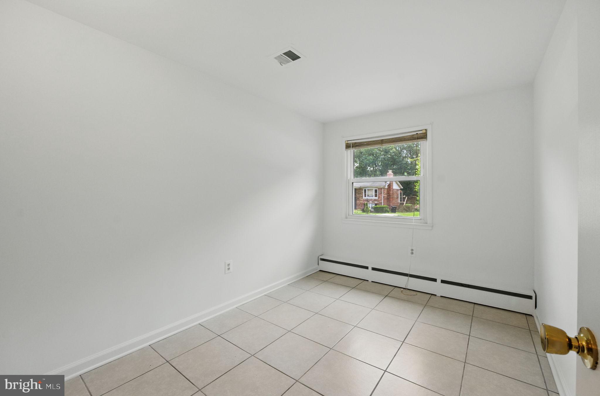 13626 Kingsman Road Woodbridge, VA 22193 - Photo 26 of 39 Lower Level Bedroom 4
