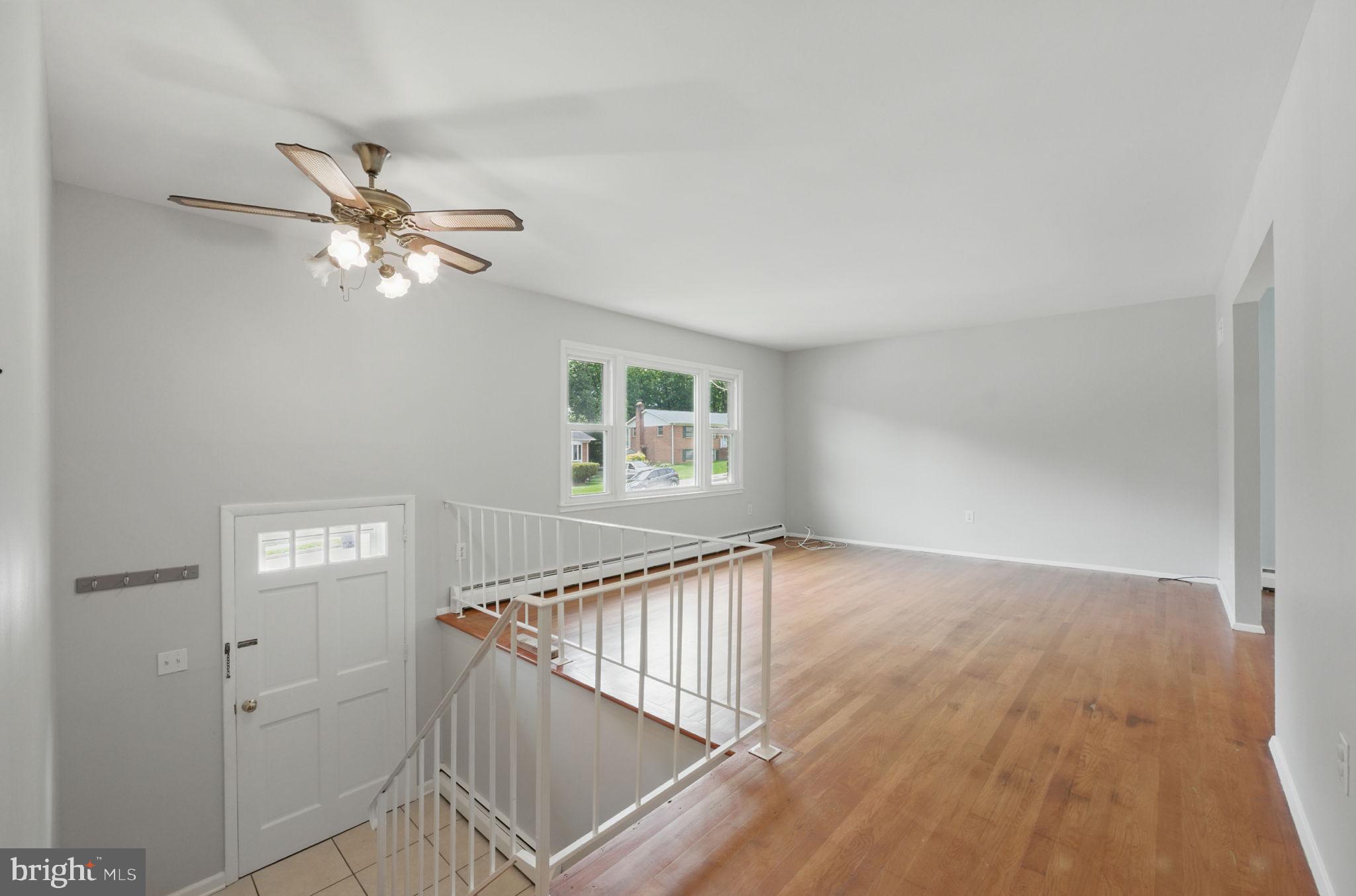 13626 Kingsman Road Woodbridge, VA 22193 - Photo 6 of 39 Gallery Image 6