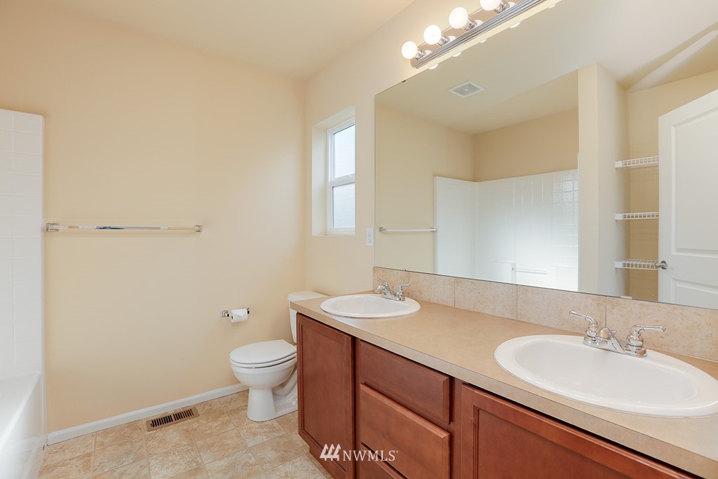 3432 164th Place Southeast Bothell, WA 98012 - Photo 17 of 22 Gallery Image 17