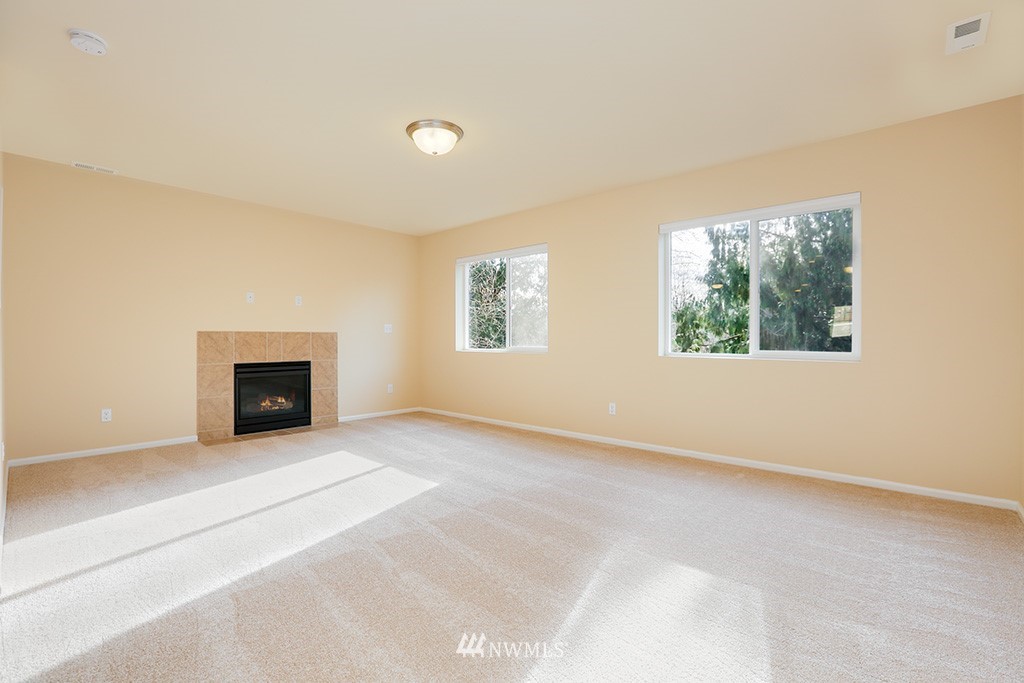 3432 164th Place Southeast Bothell, WA 98012 - Photo 3 of 22 Gallery Image 3