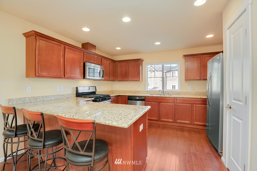 3432 164th Place Southeast Bothell, WA 98012 - Photo 5 of 22 Gallery Image 5