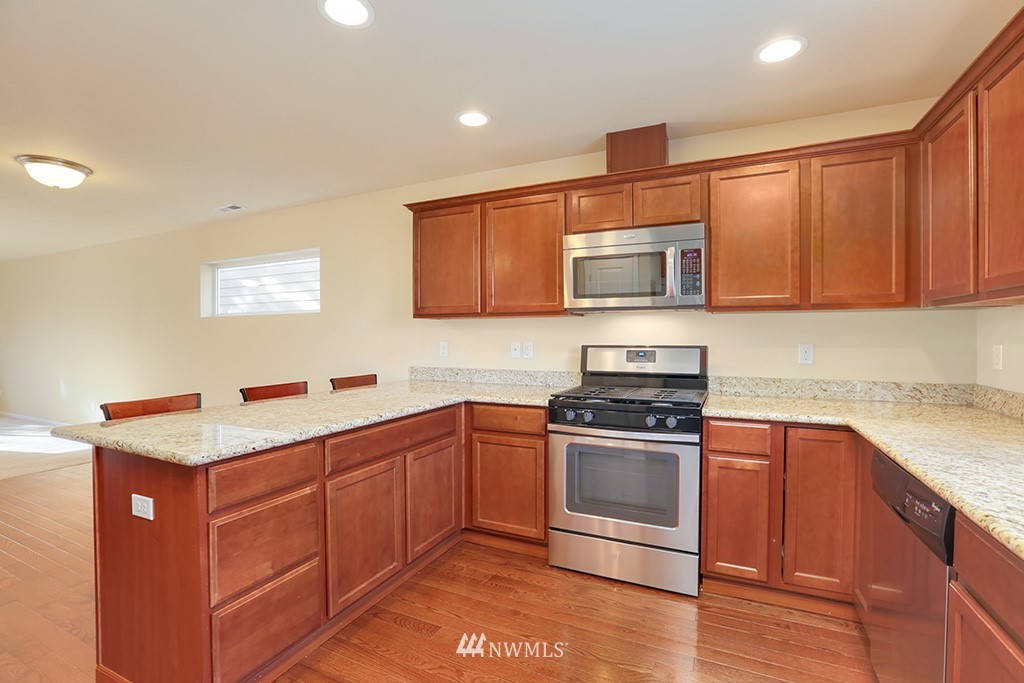 3432 164th Place Southeast Bothell, WA 98012 - Photo 6 of 22 Gallery Image 6