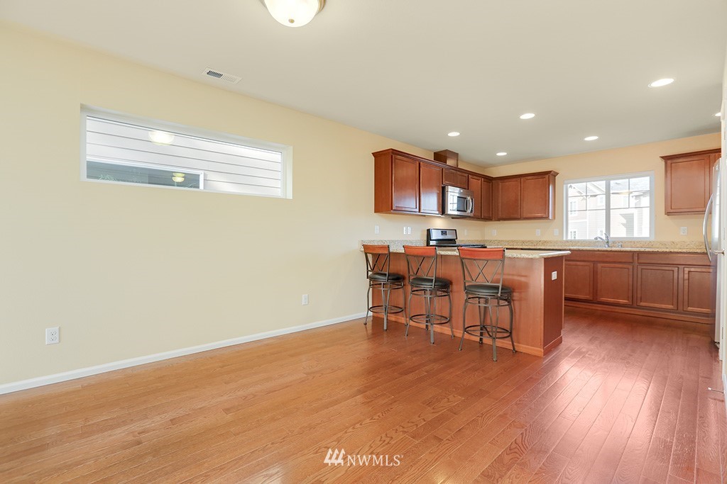 3432 164th Place Southeast Bothell, WA 98012 - Photo 9 of 22 Gallery Image 9