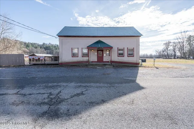 $439,000 | 42 Old Schuylerville Road, Easton, NY 12834