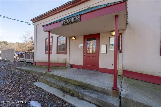 $439,000 | 42 Old Schuylerville Road, Easton, NY 12834