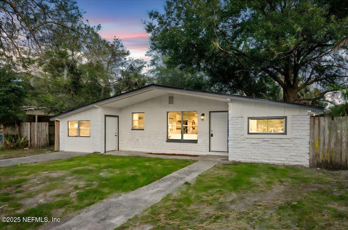 2905 Sandhurst Road East Jacksonville, FL 32277 - Photo 1 of 28 Welcome Home!
