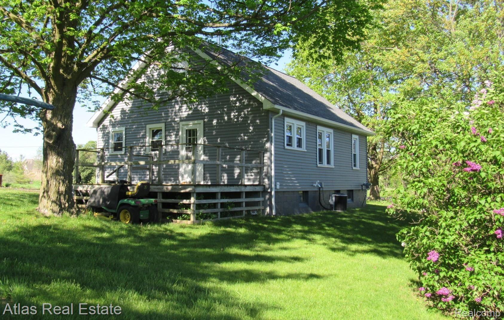 4234 Atlas Road Davison, MI 48423 - Photo 7 of 16 IMG_1204 (2).JPG