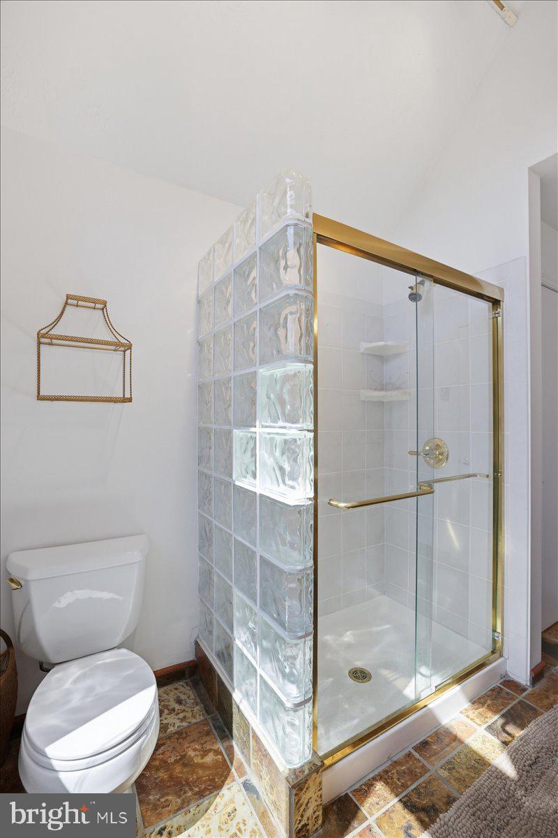 25 Fall Place Union Dale, PA 18470 - Photo 40 of 99 Bright and airy bathroom retreat.