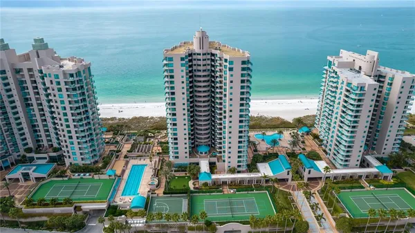 $4,250 | 1540 Gulf Boulevard, Unit PH3, Clearwater, FL 33767