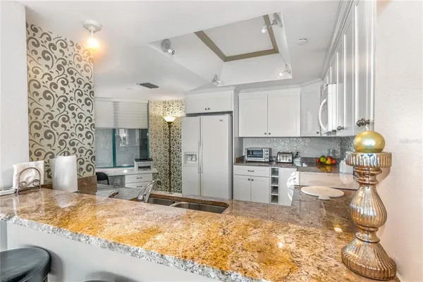 $4,250 | 1540 Gulf Boulevard, Unit PH3, Clearwater, FL 33767