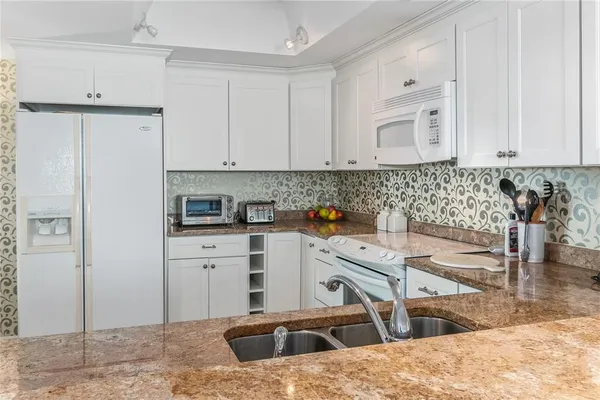 $4,250 | 1540 Gulf Boulevard, Unit PH3, Clearwater, FL 33767