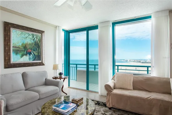 $4,250 | 1540 Gulf Boulevard, Unit PH3, Clearwater, FL 33767