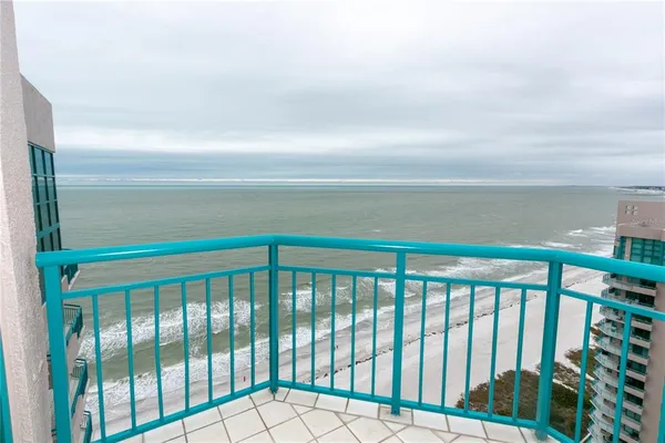 $4,250 | 1540 Gulf Boulevard, Unit PH3, Clearwater, FL 33767