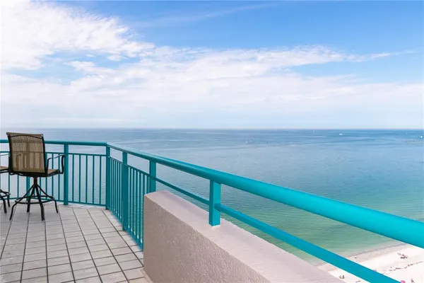$4,250 | 1540 Gulf Boulevard, Unit PH3, Clearwater, FL 33767