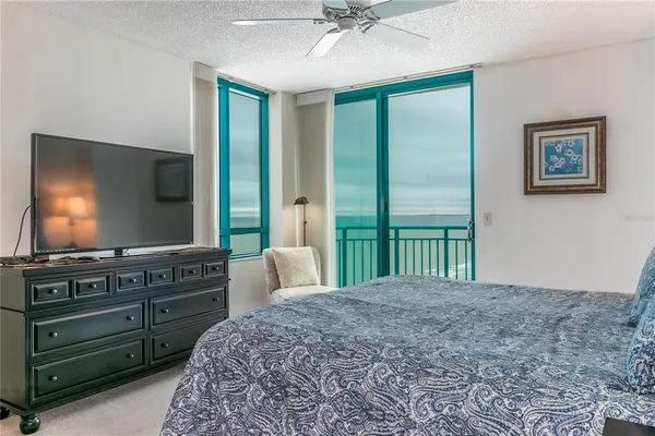 $4,250 | 1540 Gulf Boulevard, Unit PH3, Clearwater, FL 33767