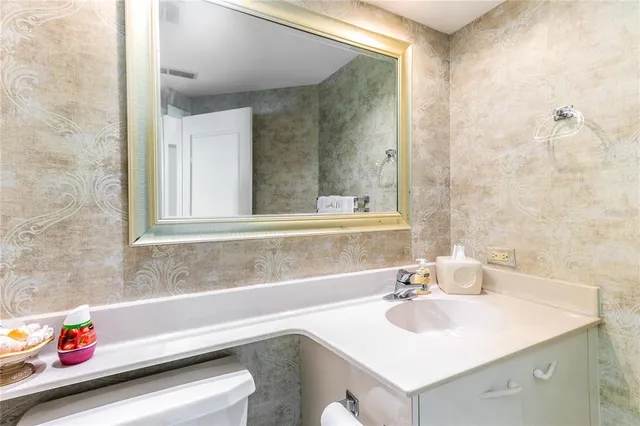 $3,725 | 1540 Gulf Boulevard, Unit PH3, Clearwater, FL 33767