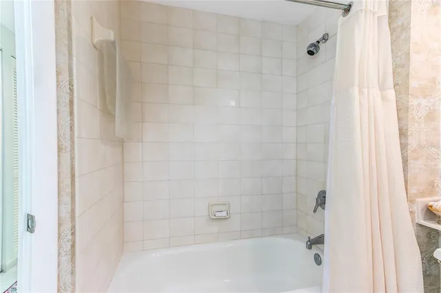 $3,725 | 1540 Gulf Boulevard, Unit PH3, Clearwater, FL 33767