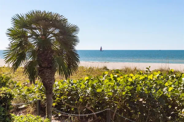 $4,250 | 1540 Gulf Boulevard, Unit PH3, Clearwater, FL 33767