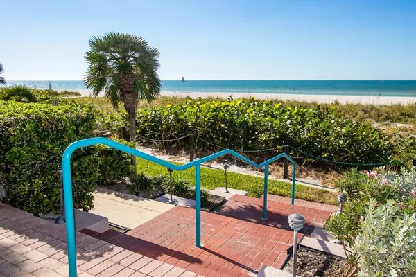$4,250 | 1540 Gulf Boulevard, Unit PH3, Clearwater, FL 33767