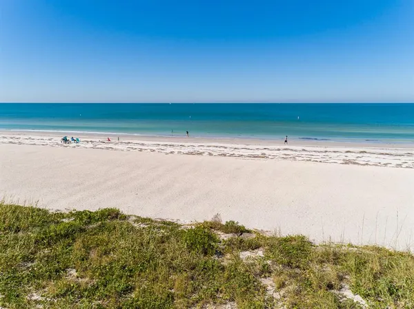 $4,250 | 1540 Gulf Boulevard, Unit PH3, Clearwater, FL 33767