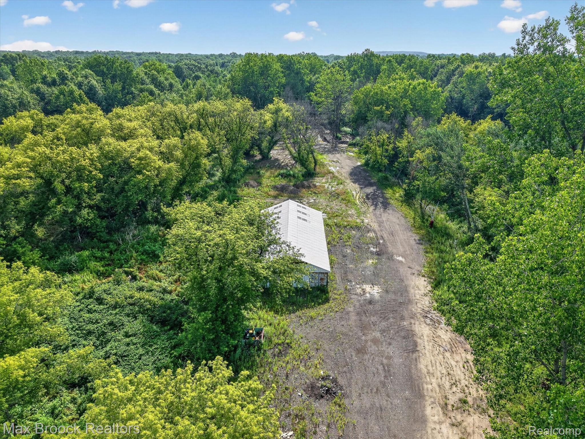 27241 Sumpter Road Belleville, MI 48111 - Photo 24 of 33 19-19-27241-Sumpter-Rd-Belleville-WindowStill.jpg