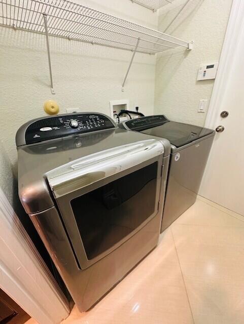 5245 Sancerre Circle Lake Worth, FL 33463 - Photo 14 of 46 a close view of stove