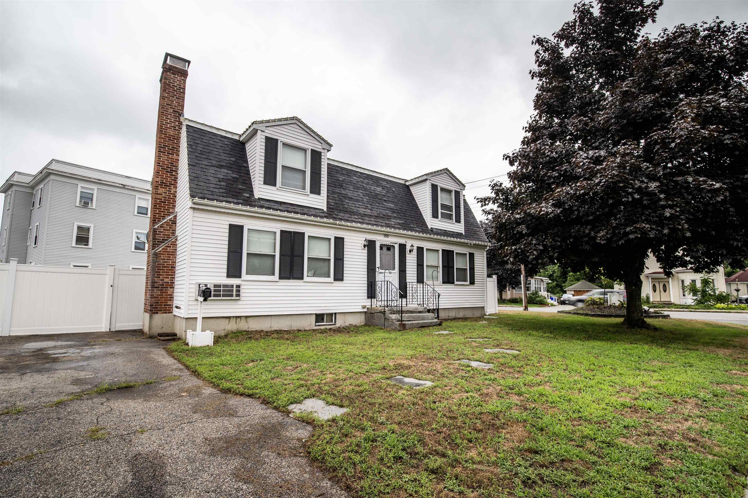 250 Goffstown Road Manchester, NH 03102 - Photo 4 of 40