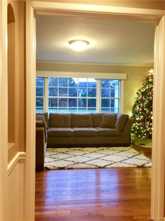 677 Shoreham Road Grosse Pointe Woods, MI 48236 - Photo 18 of 32