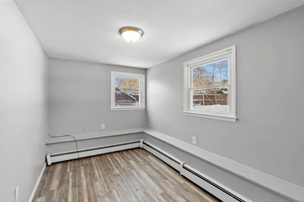 $3,250 | 8 Kings Road, Simsbury, CT 06089