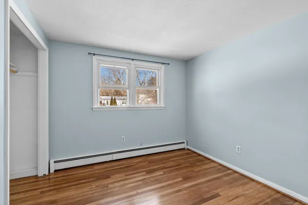 $3,250 | 8 Kings Road, Simsbury, CT 06089