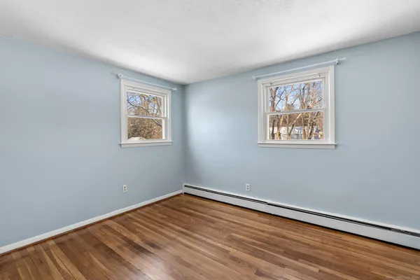 $3,250 | 8 Kings Road, Simsbury, CT 06089