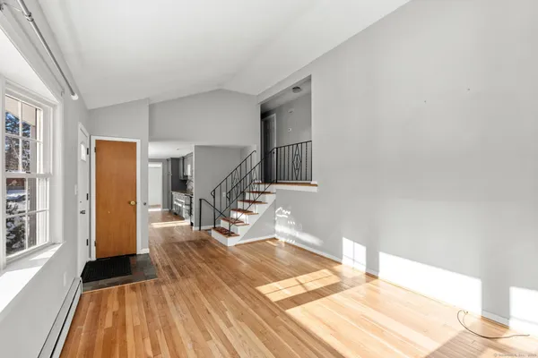 $3,250 | 8 Kings Road, Simsbury, CT 06089