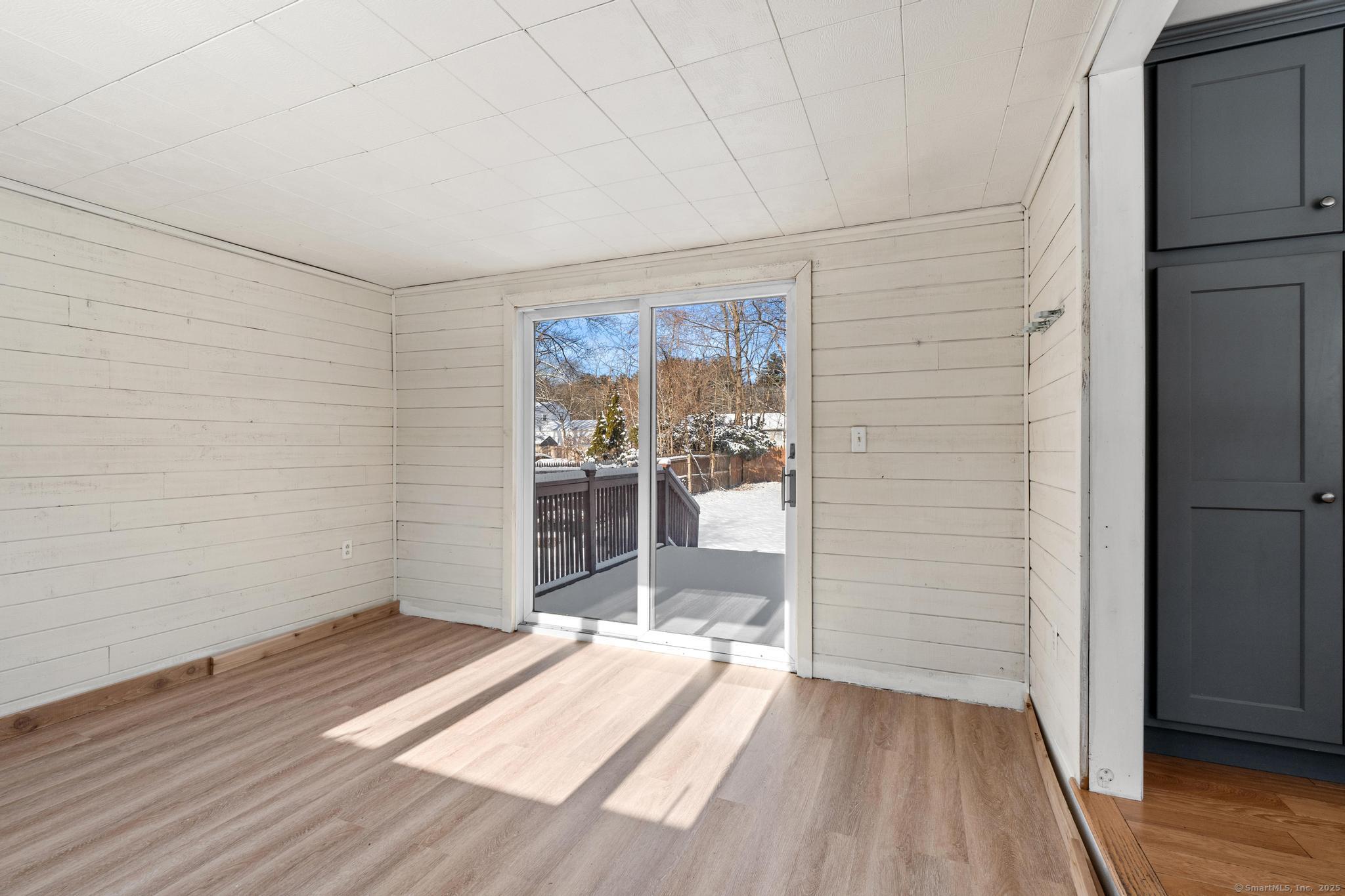 8 Kings Road Simsbury, CT 06089 - Photo 7 of 20