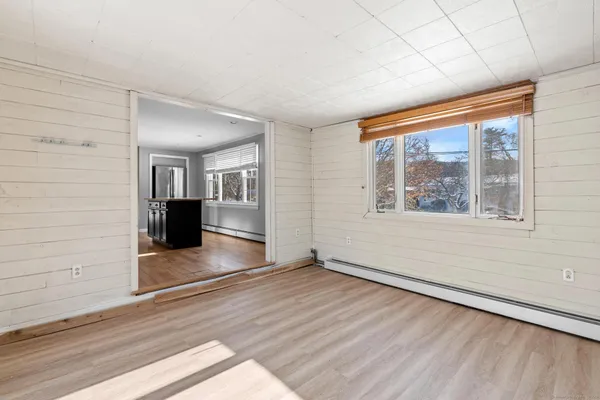 $3,250 | 8 Kings Road, Simsbury, CT 06089