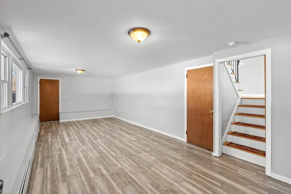 $3,250 | 8 Kings Road, Simsbury, CT 06089