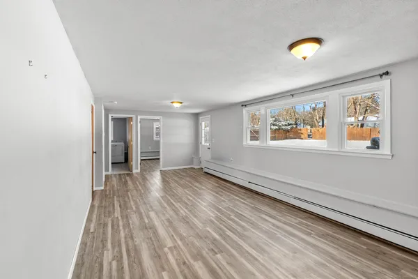 $3,250 | 8 Kings Road, Simsbury, CT 06089