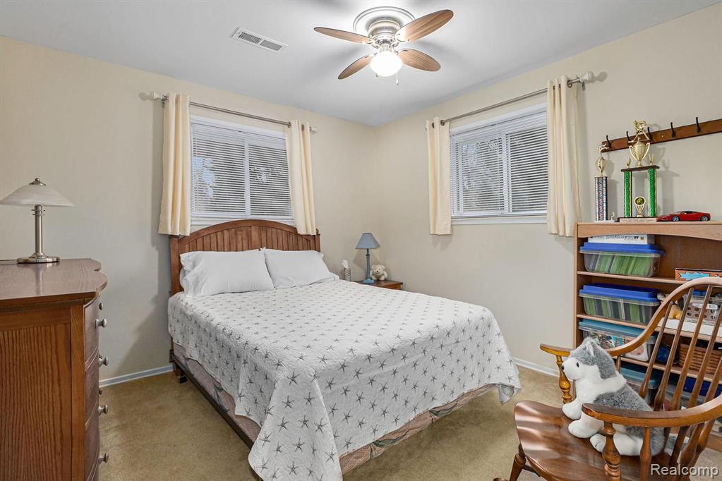 30960 Pear Ridge Farmington Hills, MI 48334 - Photo 29 of 38