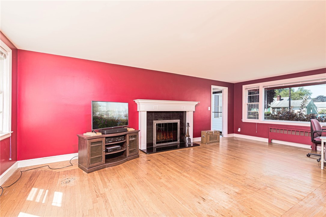 8 Somerset Road Cranston, RI 02910 - Photo 18 of 35 Gallery Image 18